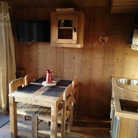 Saint-Julien-en-Champsaur Ma Cabane Des Hautes-Alpes מראה חיצוני תמונה
